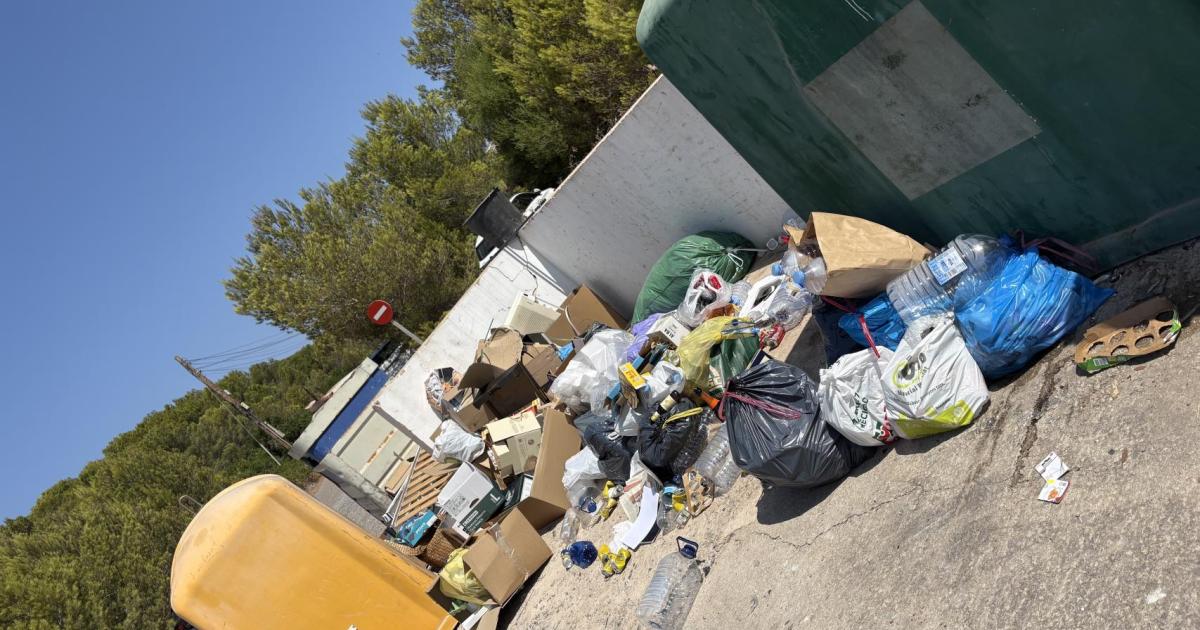 Falta de conservación y riesgo sanitario en Coves Noves y Na Macaret