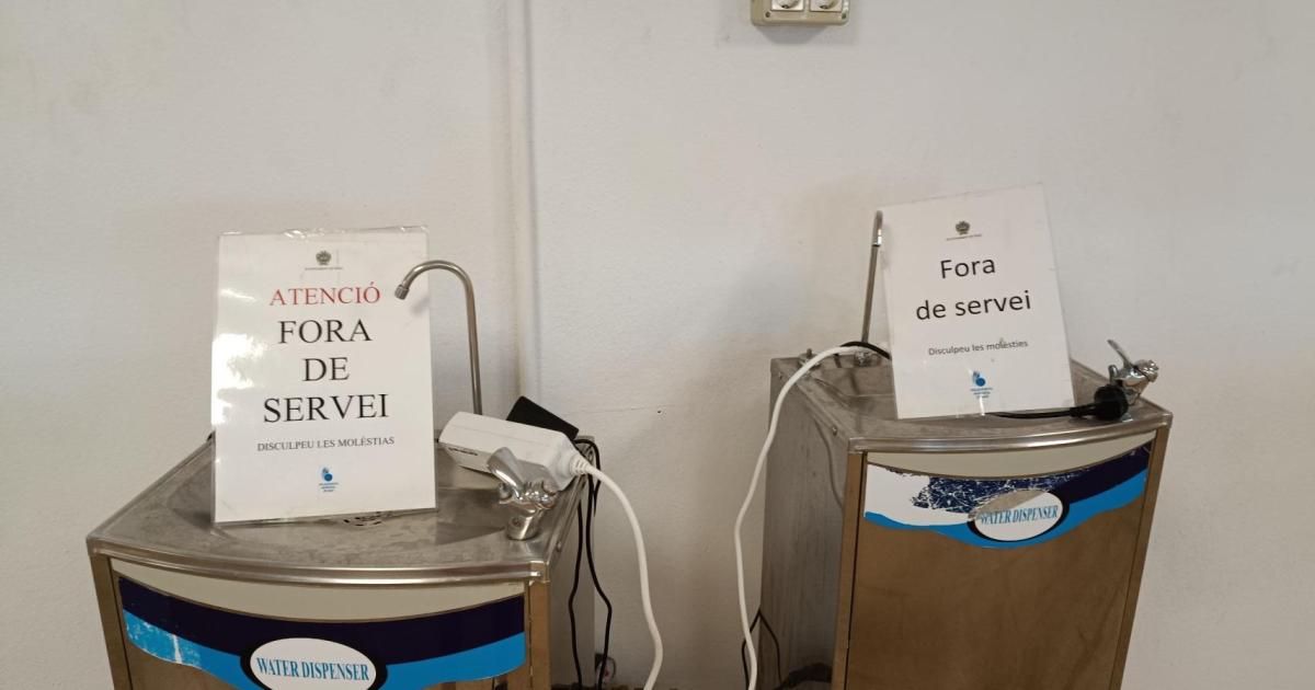 El Ajuntament corta el agua potable en el polideportivo de Maó