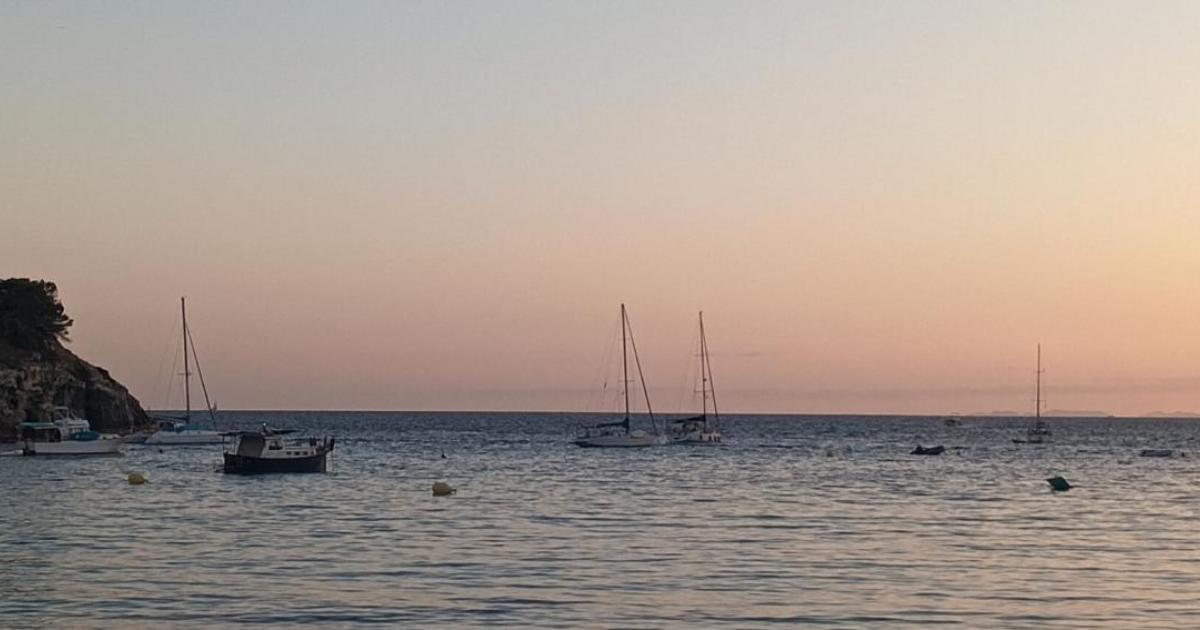 Boyas desaparecidas en Cala Galdana